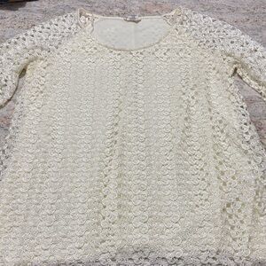 10/$30 Elegant Cream Lace Women's Top